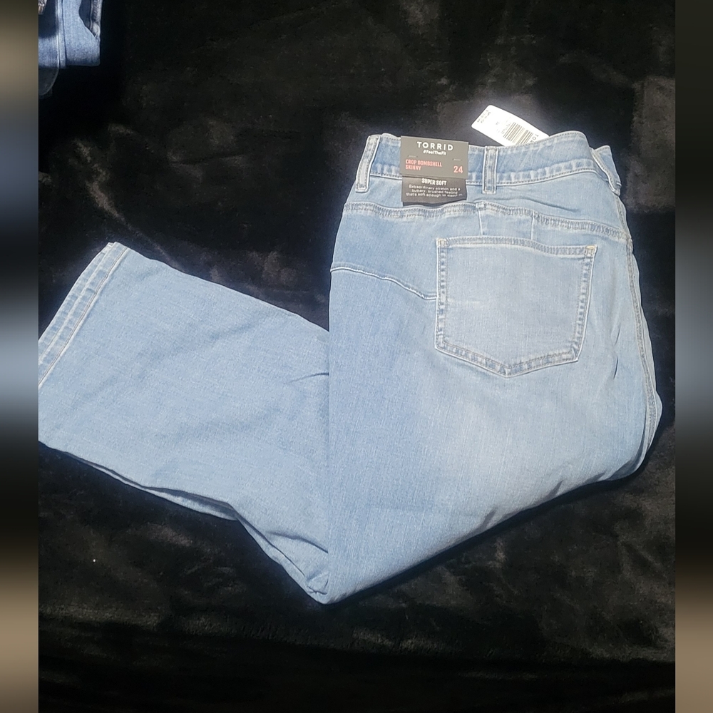 Torrid Blue Relaxed Capri Jeans